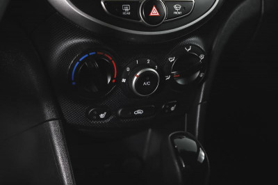 Hyundai Solaris 1.6 AT (123 л. с.)