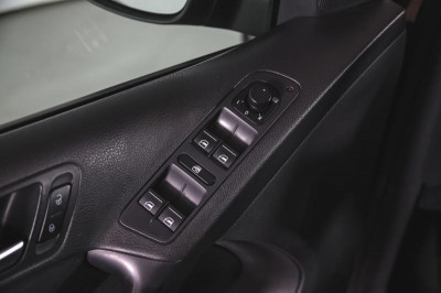Volkswagen Tiguan 1.4 TSI BlueMotion DSG (150 л. с.)