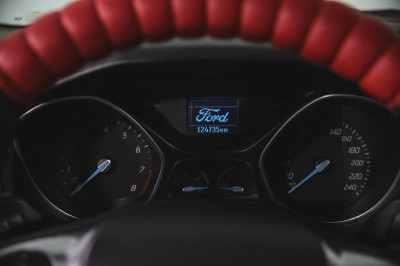 Ford Focus 1.6 PowerShift (105 л. с.)