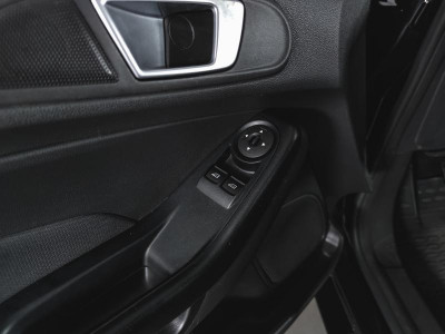 Ford Fiesta Седан 1.6 MT (105 л. с.)
