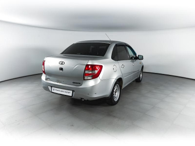 LADA Granta седан 1.6 MT 16кл (98 л. с.)