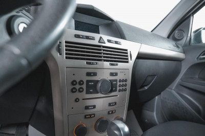 Opel Astra 1.8 AT (140 л. с.)