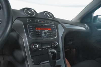 Ford Mondeo 2.0 SCTi Powershift (200 л. с.)