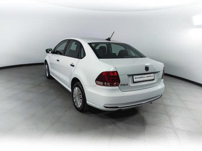 Volkswagen Polo 1.6 MPI AT (110 л. с.)