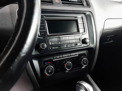 Volkswagen Jetta 1.4 TSI DSG (125 л. с.)