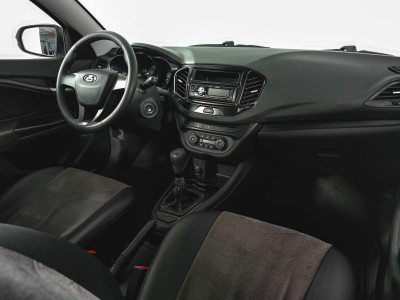 LADA Vesta 1.6 MT (106 л. с.)