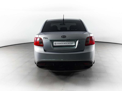 Kia Rio 1.4 MT (97 л. с.)