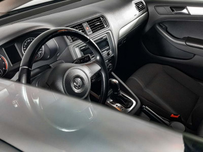 Volkswagen Jetta 1.4 TSI DSG (122 л. с.)