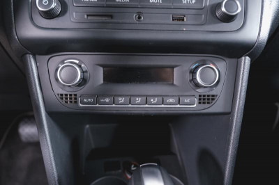 Volkswagen Polo 1.6 MPI AT (110 л. с.)