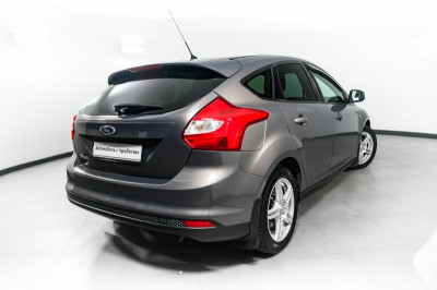 Ford Focus 1.6 MT (125 л. с.)