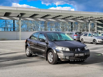 Renault Megane 1.6 MT (113 л. с.)