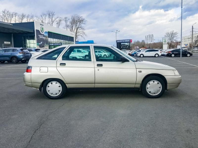 LADA 2112 1.6 MT (89 л. с.)