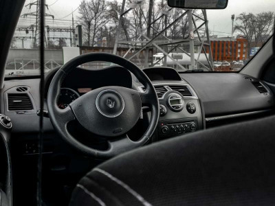 Renault Megane 1.6 MT (115 л. с.)