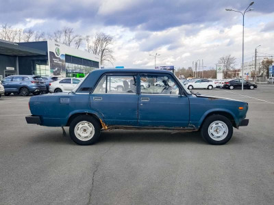 LADA 2105 1.6 MT (75 л. с.)
