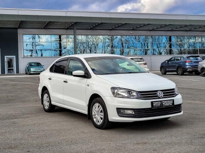 Volkswagen Polo 1.6 MT (105 л. с.)