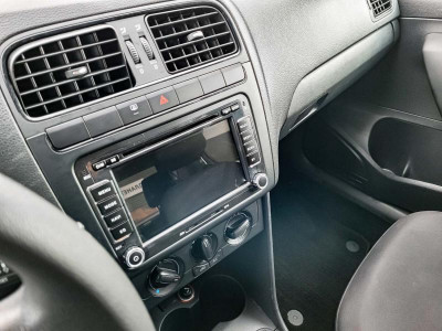 Volkswagen Polo 1.6 MT (105 л. с.)
