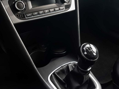 Volkswagen Polo 1.6 MPI MT (110 л. с.) Highline